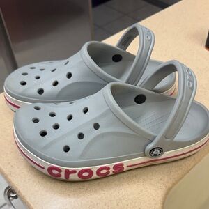 Crocs Iconic comfort women’s sporty styled Gray Clogs sz 9